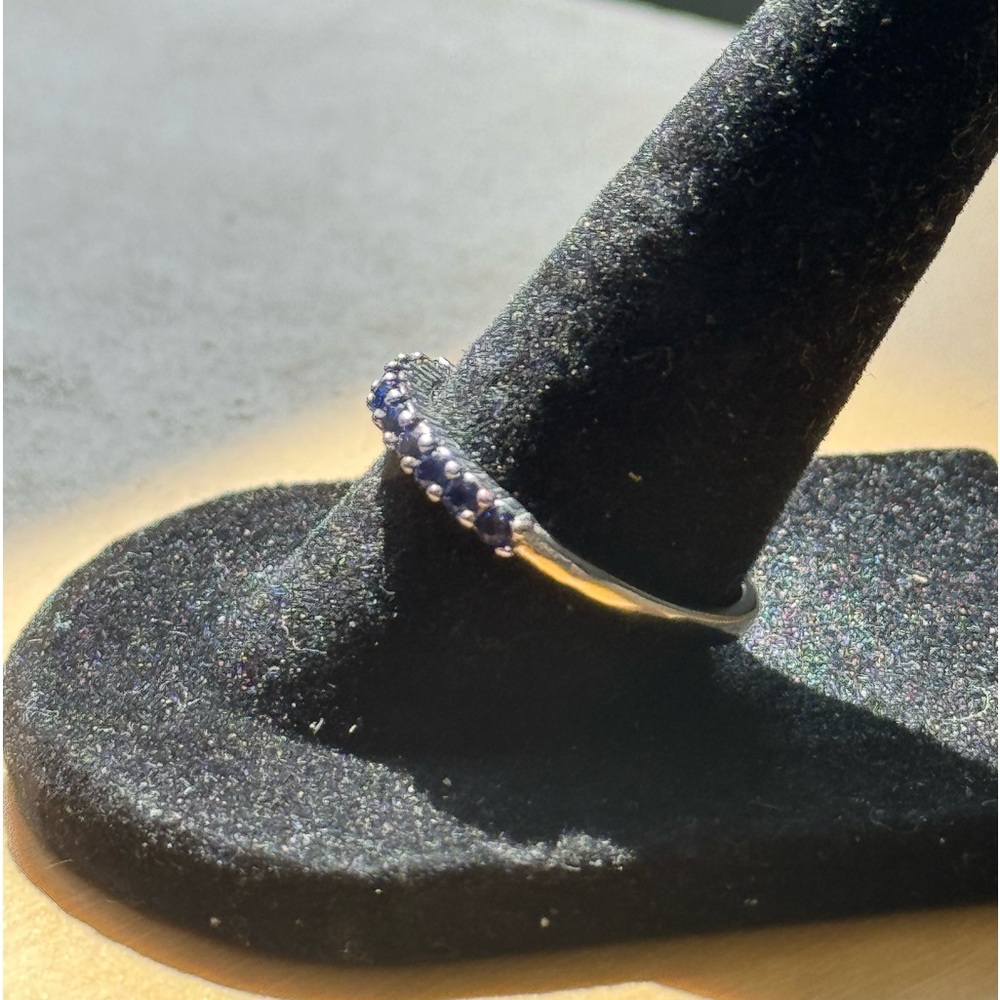 SZ 8 Silver Plated Band with Faux Blue Sapphire in a Channel Setting - Picture 2 of 9